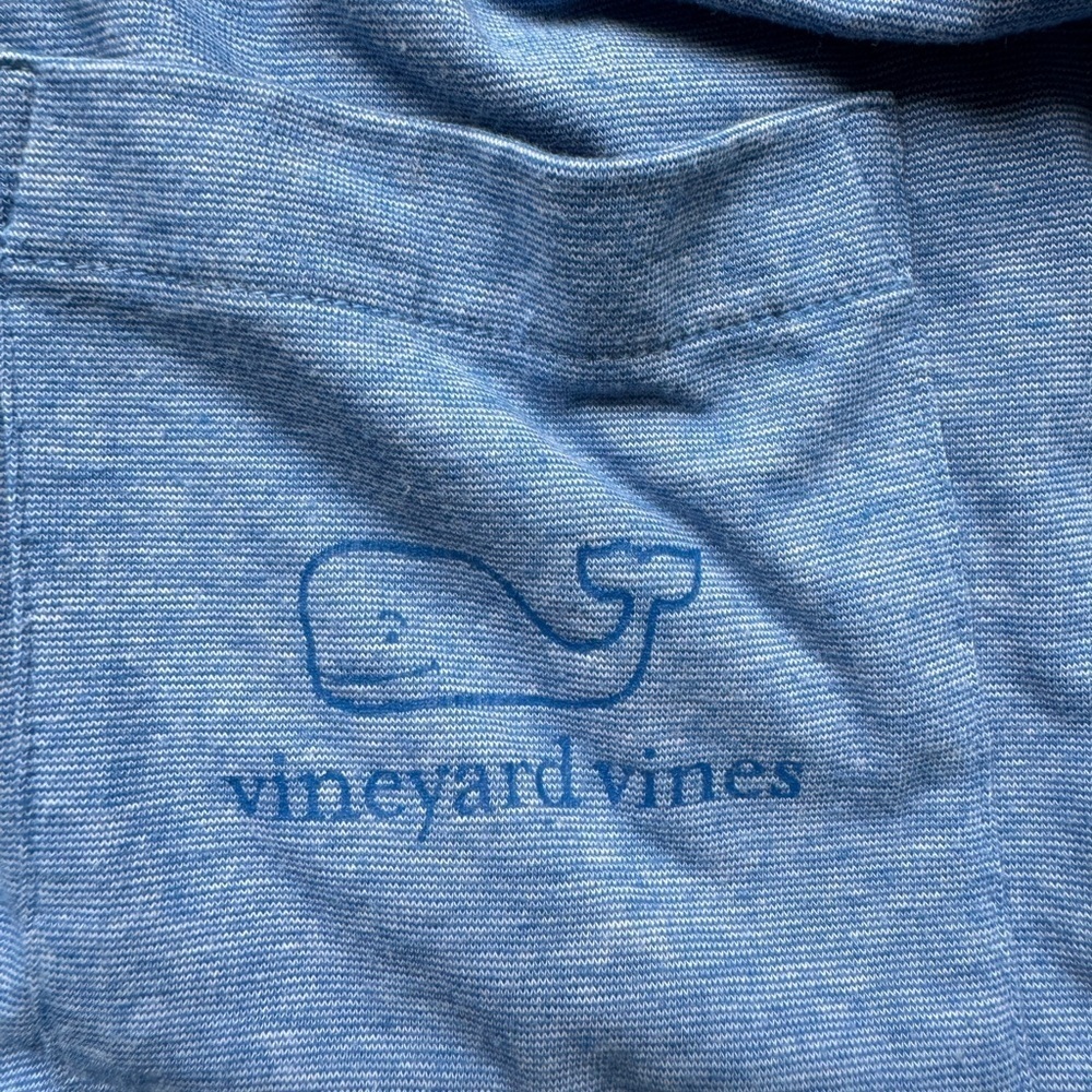 Vineyard Vines Men’s blue pocket hoodie Edgartown T-shirt size small